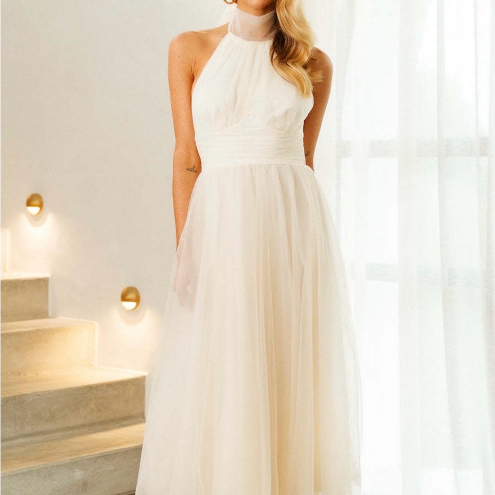 Selfie Leslie Here Comes The sun Ivory tulle dress tie-up halter neck open back